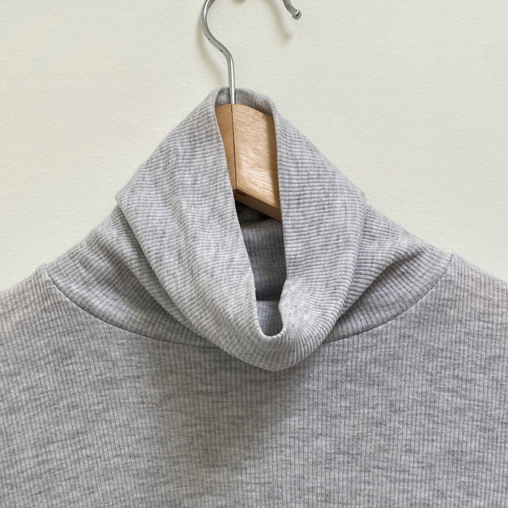 H&M Light Gray Ribbed Turtleneck - Picture 4 of 7